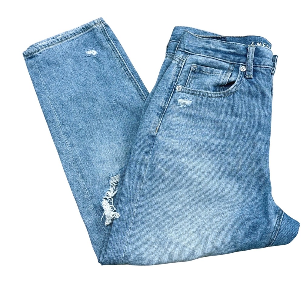 American Eagle Mom Jean Women
6 X-Short Petite Inseam 23" Distressed
Tapered